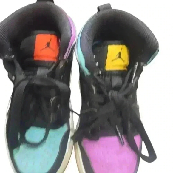 Toddler air jordan 1 sneakers - Picture 3 of 3